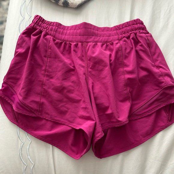 Lululemon Hotty Hot 4”  Shorts - Picture 1 of 4